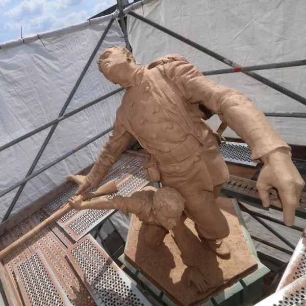 Remise en état d'un monument à Bayeux grâce à l'aérogommage