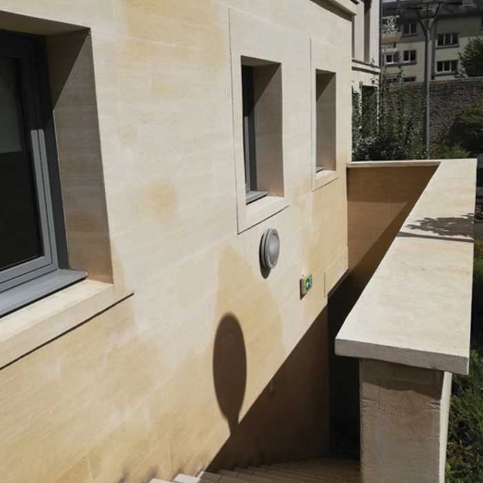 Rénovation et nettoyage de façade de maison en Normandie